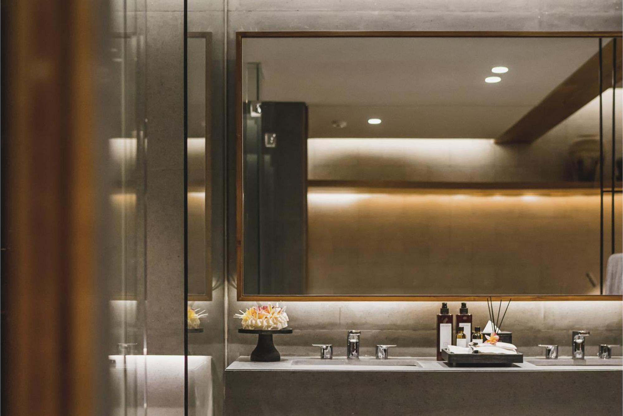 Hotel Isuite By Ekosistem 5*